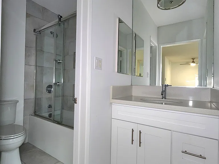 12340 Rochester Ave — Photo 16