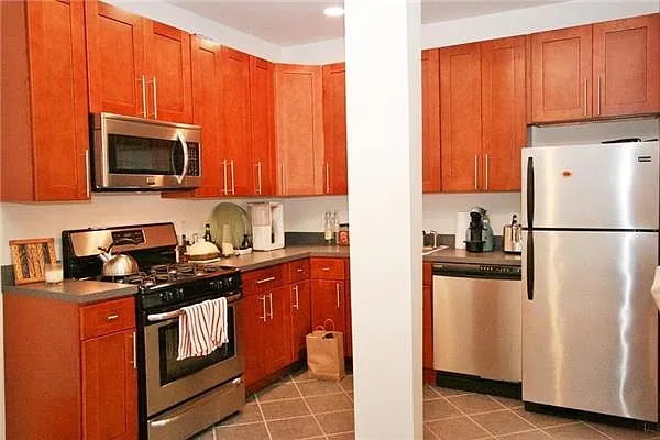 Rented by R New York | media 33