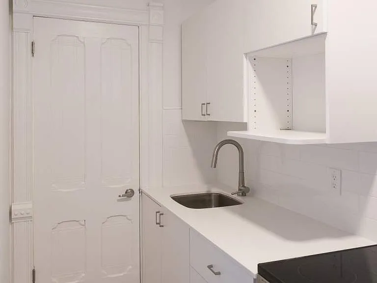 44 Weber St W — Photo 9