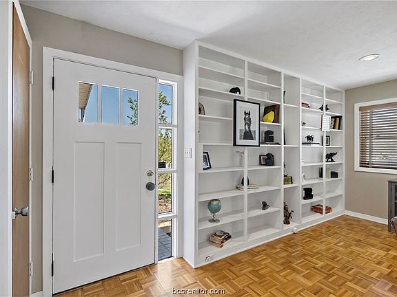 3rd image of 1200 Langford St