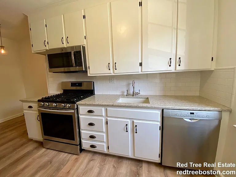327 Tappan St #3 — Photo 2