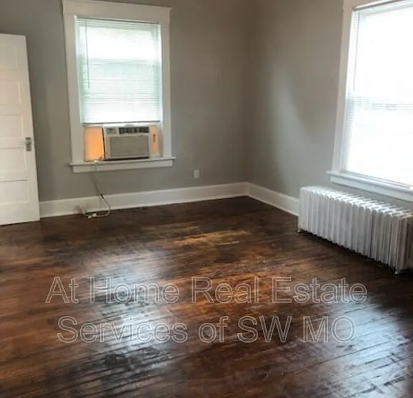 633 W State St #1B — Photo 3