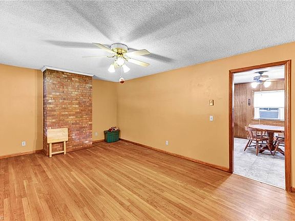 5th image of 1915 Glenside Dr