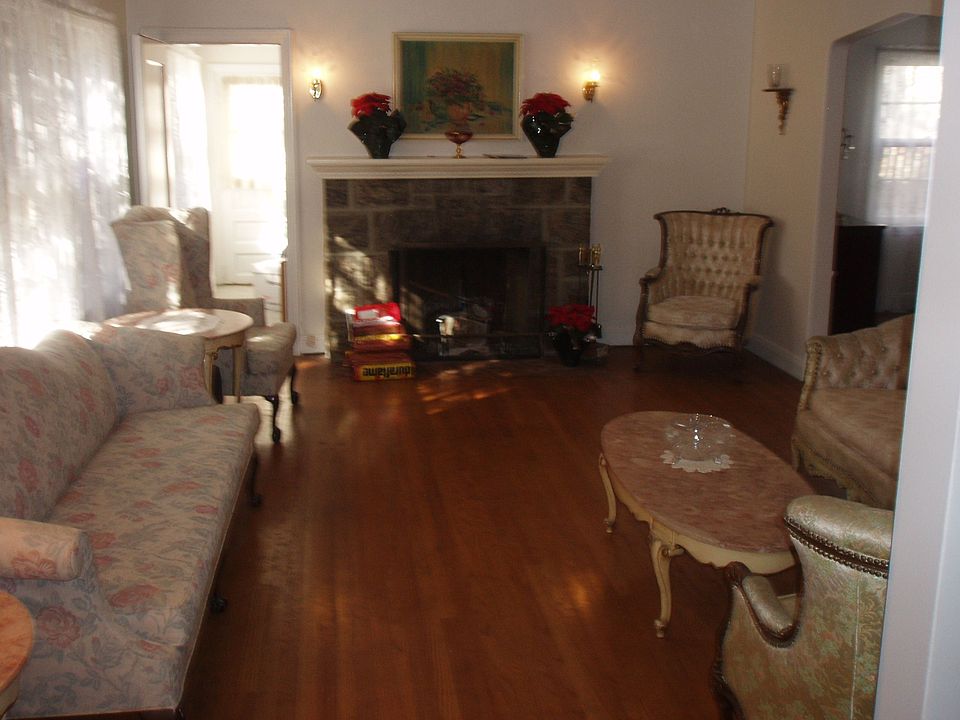 Living Room w/Fireplace