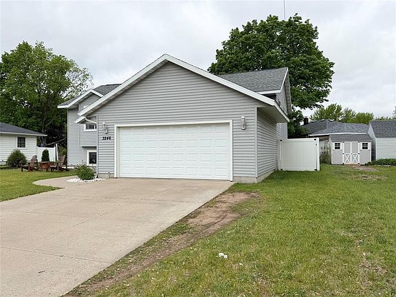 3rd image of 3246 Anderson Drive