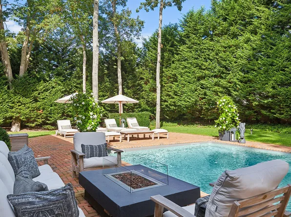 10 Bay View Rd N, Southampton, NY 11968