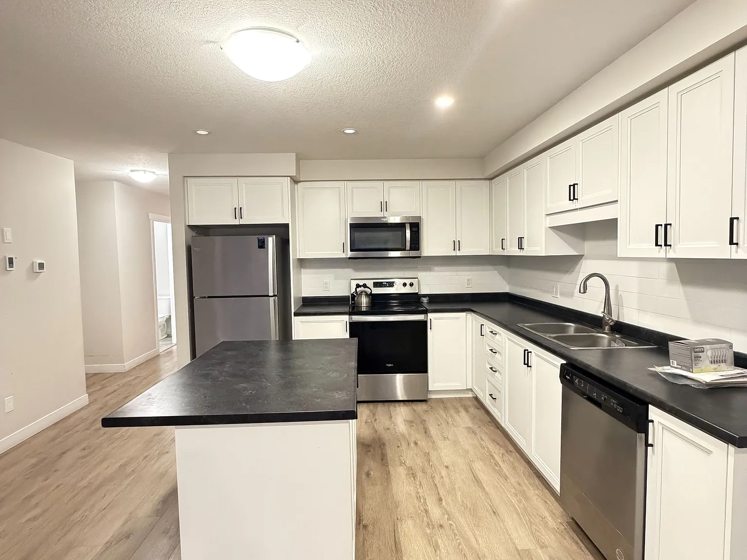 3 bed, $2,350 — Photo 3