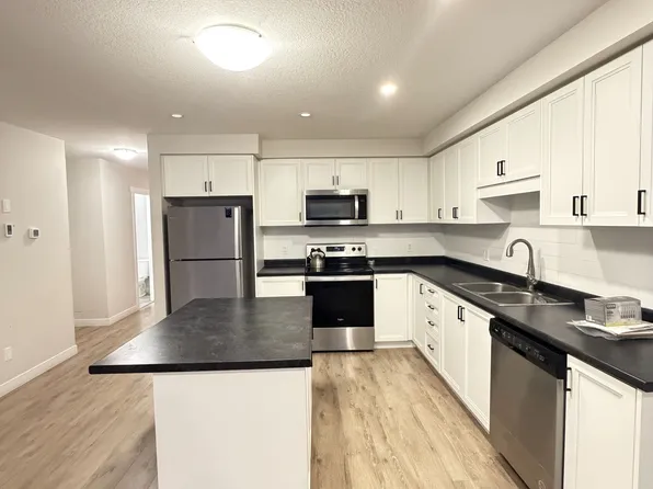 160 Stanley St #4, Norfolk County, ON N3Y 5E6