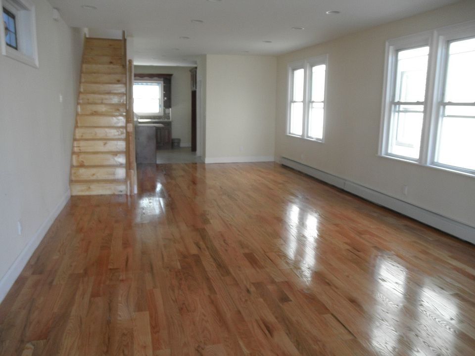 1st image of 15056 116th Ave