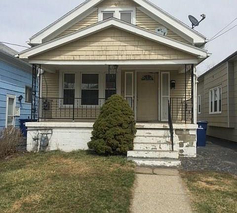 2nd image of 15 Chadduck Ave