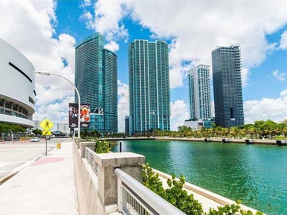 2nd image of 900 NE Biscayne Blvd #2510