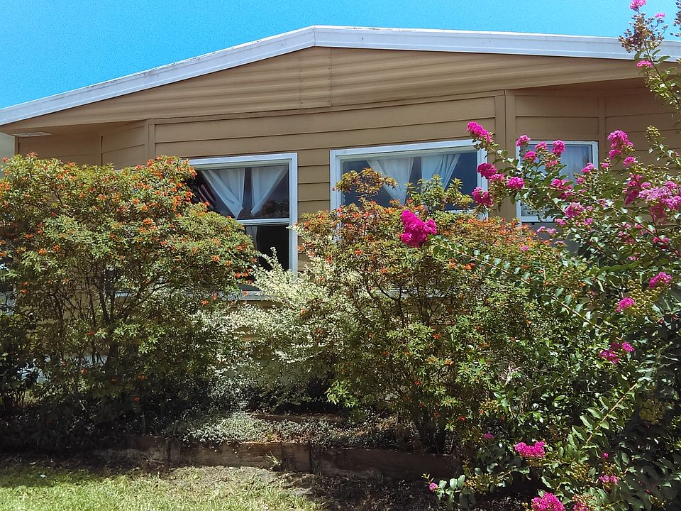 1st image of 427 Holiday Park Blvd NE