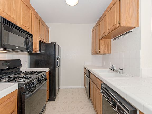 4th image of 231 El Camino Real #303