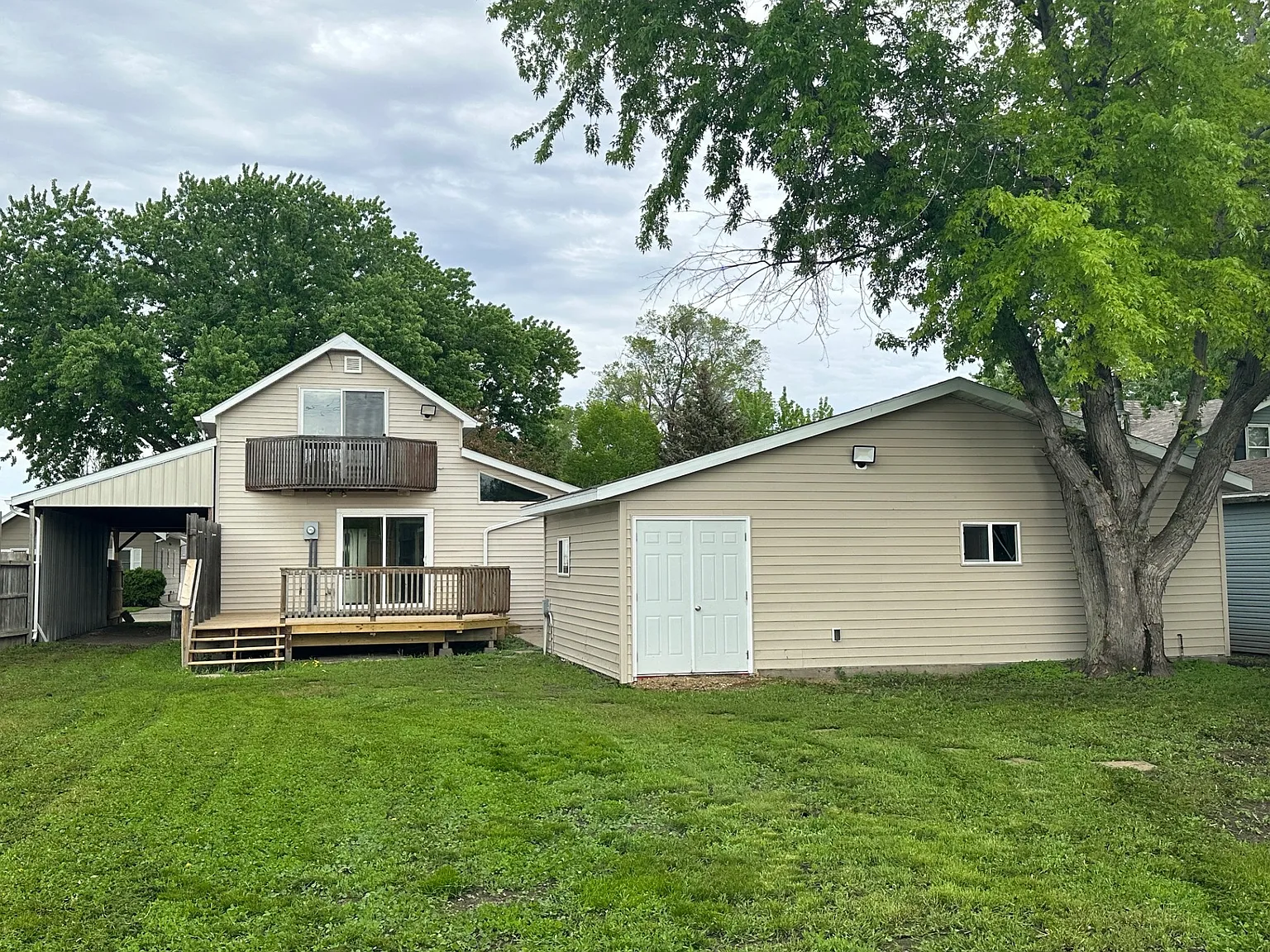 2 bed, 1350 sqft, $1,900 — Photo 4