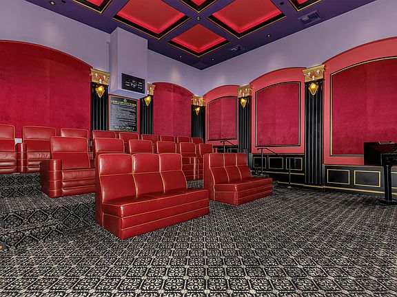 5th image of 1026 S Broadway #362
