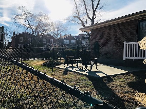 4th image of 5835 Waterman Blvd