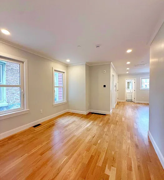 35 Gore St — Photo 2