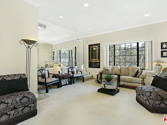 2nd image of 3922 Sunbeam Dr