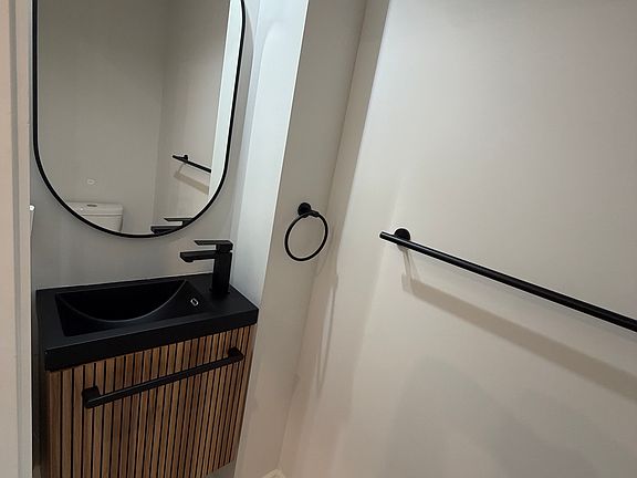 4th image of 1513 W Stiles St #1