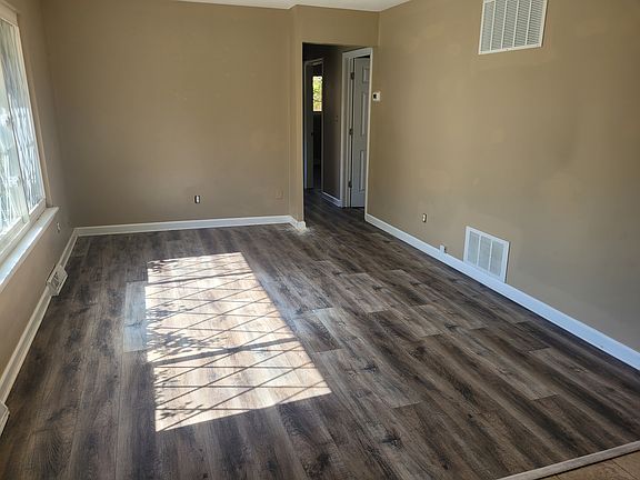 4th image of 7503 Primrose Dr