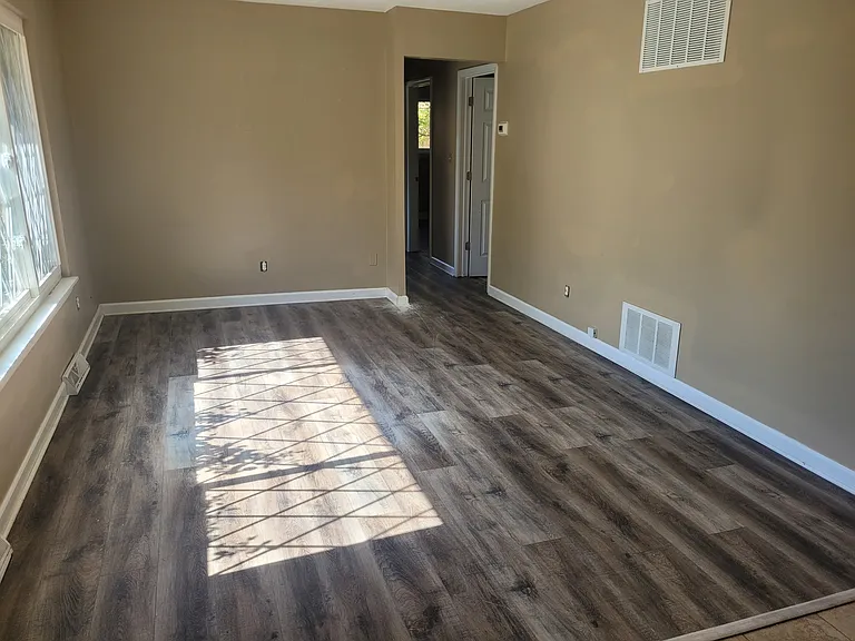 7503 Primrose Dr — Photo 4