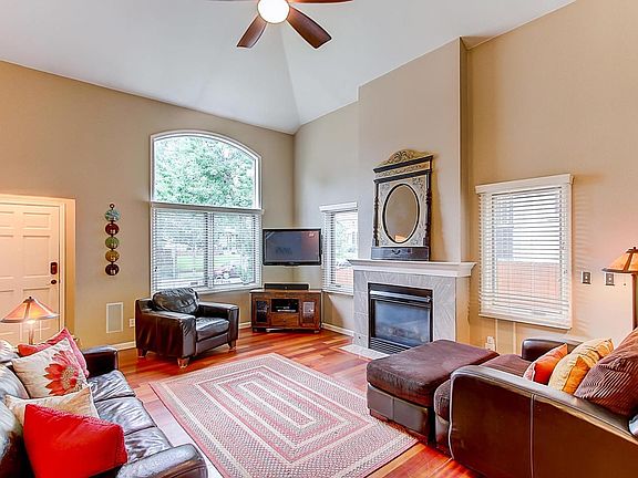 5th image of 2141 S Clarkson St