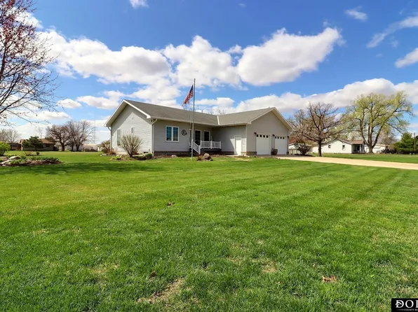 621 W 8th St, North Bend, NE 68649