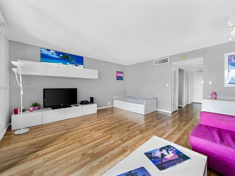 1200 West Ave #327 — Photo 9
