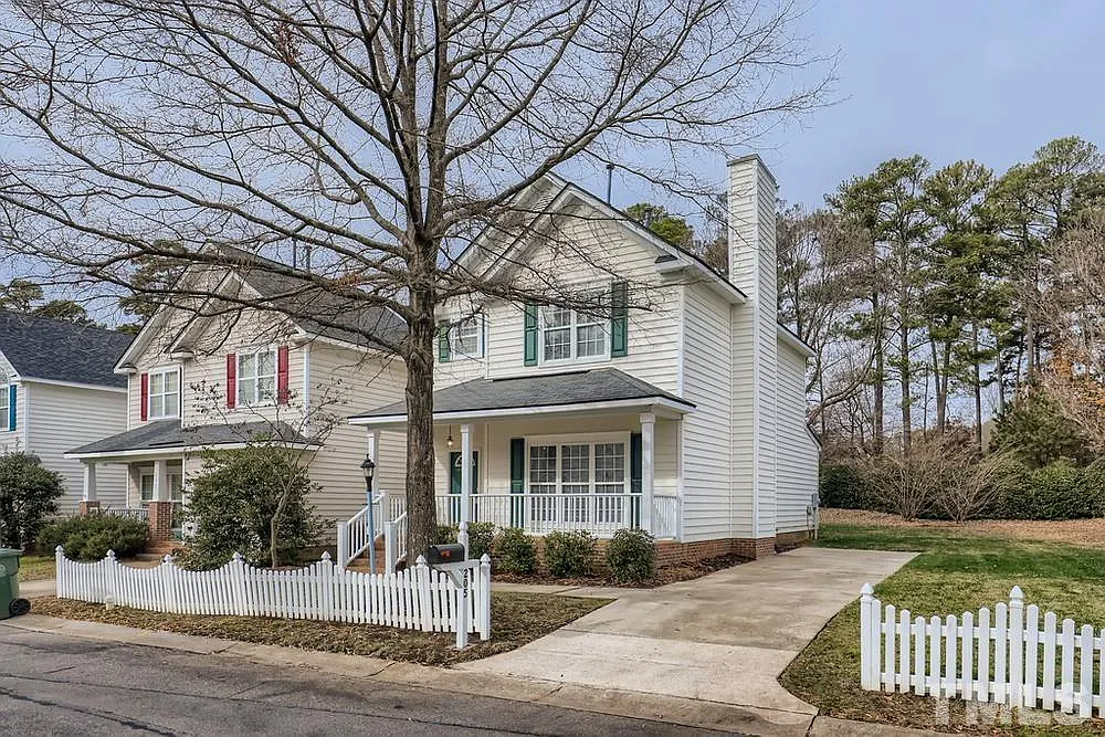 3 bed, 2.5 bath, 1574 sqft, $2,000 — Photo 3