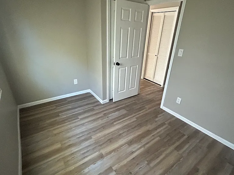 1336 E 51st Pl — Photo 8