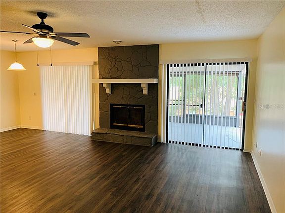 2nd image of 2936 Hickory Creek Dr