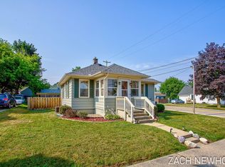1000 Oaklawn St NE, Grand Rapids, MI 49505