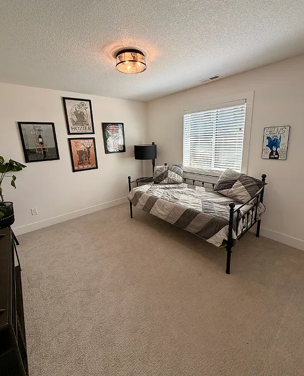 4 bed, 2.5 bath, 2732 sqft, $5,995 — Photo 3