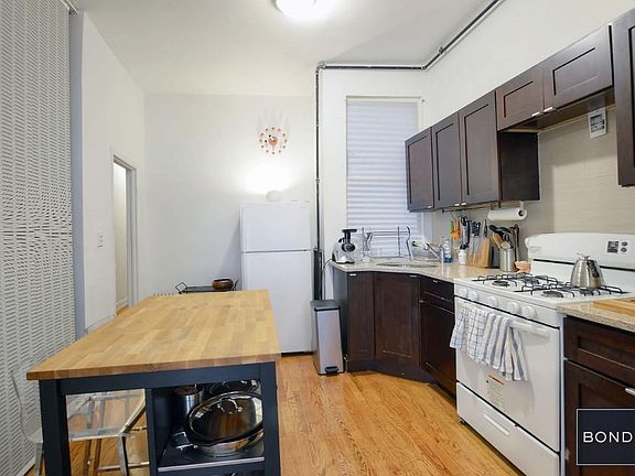 5th image of 381 W 125th St APT 2
