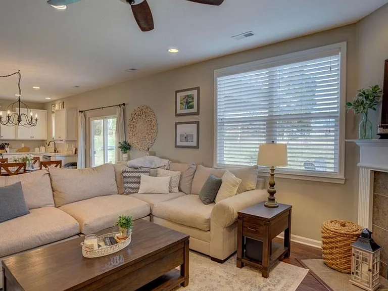 11916 Trottingham Cir — Photo 8