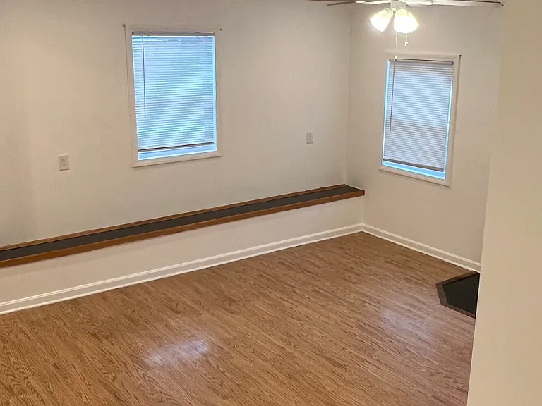 2800 Hartford Ave #4 — Photo 8