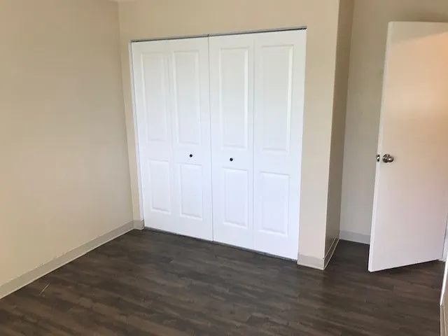 1829 Warren Ave — Photo 16