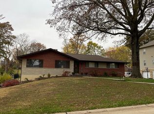 9901 Crestwick Dr, Saint Louis, MO