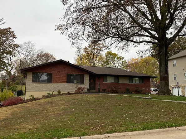 9901 Crestwick Dr, Saint Louis, MO 63128