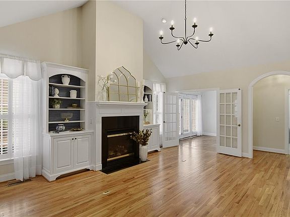 4th image of 3359 York Rd