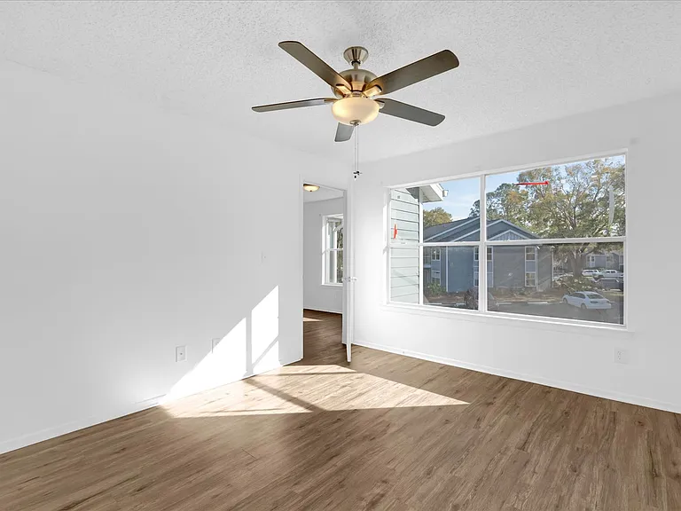 2585 Grassy Point Dr #211 — Photo 11
