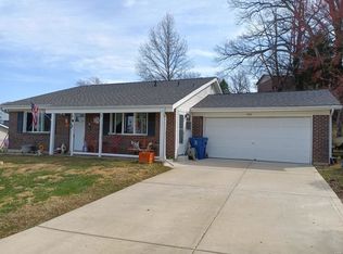 5020 Country Manor Dr, Imperial, MO 63052