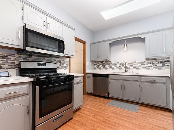 5th image of 1036 Chovan Dr #1036