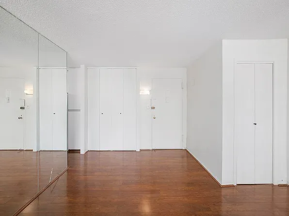 100 Beekman St APT 13M, New York, NY 10038