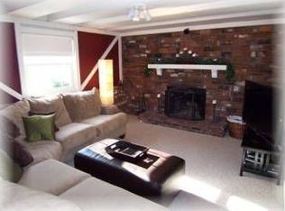 22 Debbie Dr, Saint Peters, MO