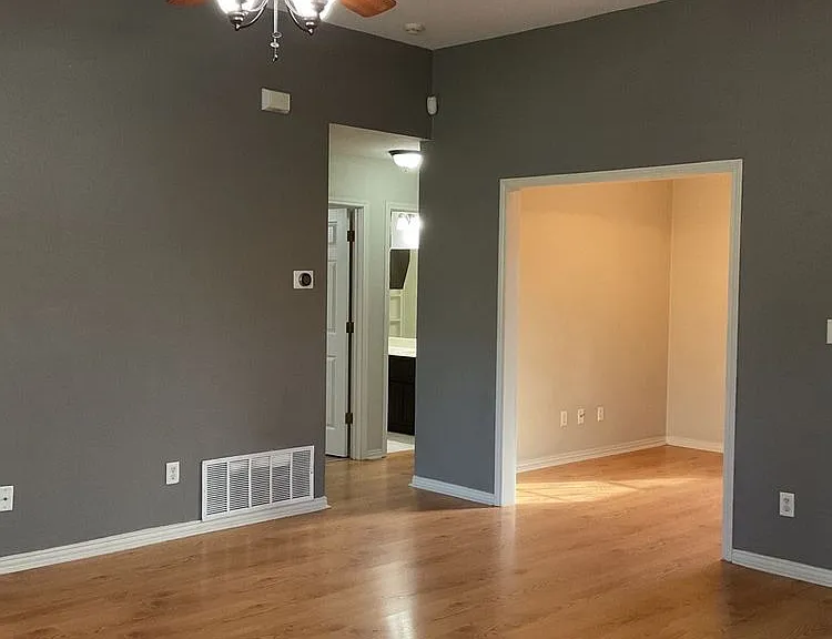 4401 Ethel Ave — Photo 10