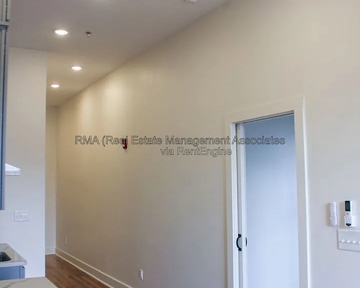 4 Zebulon St #2D — Photo 9