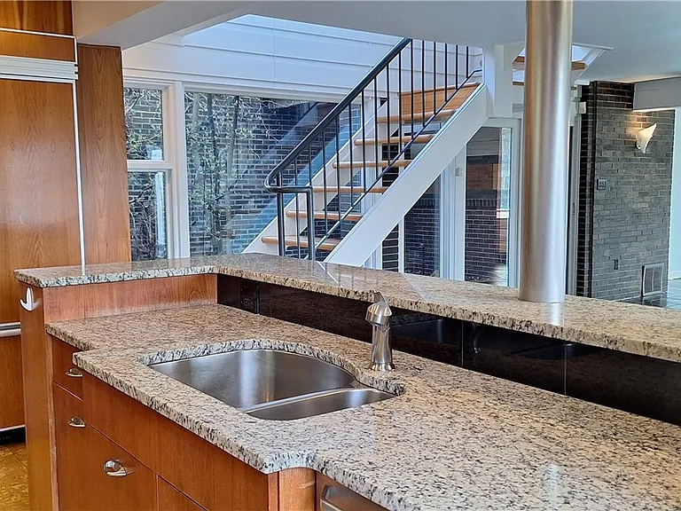 90 E Woodland Rd — Photo 22