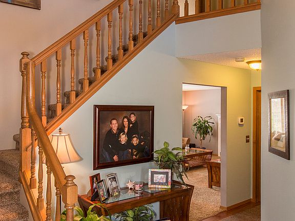 5th image of 1105 Twin Oaks Dr