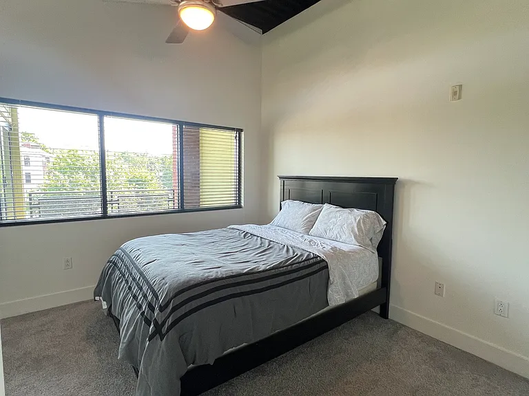 350 E Short St #423 — Photo 3